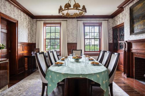 Food and beverages, Inn at Ocean Avenue in New London (CT)