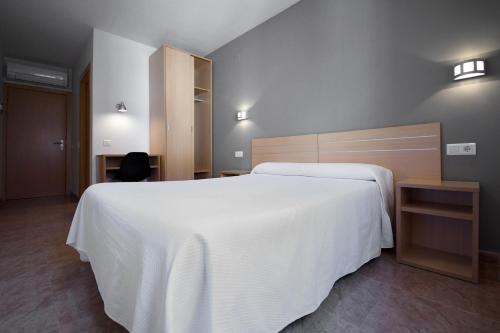 2 twin beds