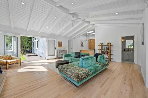 Topanga Cabin with Sauna and Peloton by Colby and Conrad – khách sạn tại Malibu