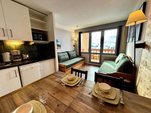 Résidence Themis - Chaleureux appartement rénové · Accès direct aux pistes · Vue pistes MAE-3344