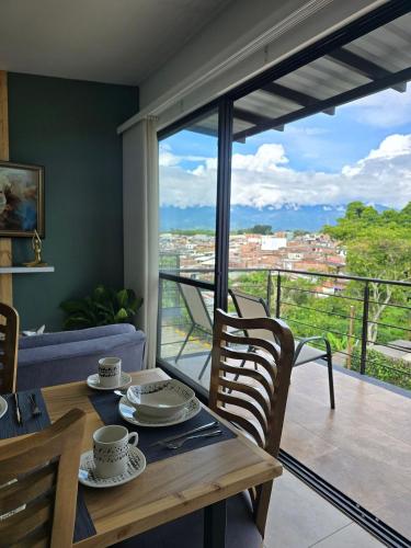 Apartamento Vacacional a 5min del Aeropuerto - Con 3 Piscinas - 2 Jacuzzi - Sauna - 20 min Parque del Café - By Molca Travel
