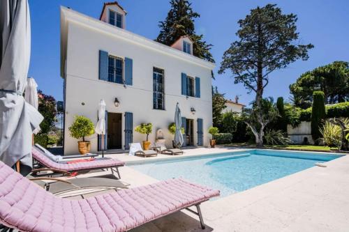 Résidence Rare ! Villa 7p Cap D’antibes, à Pied Des Plages - RARE ! Villa 7P Cap d’Antibes, à pied des plages MAE-1953