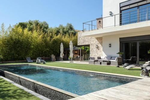 Résidence Villa En Domaine Privé Avec Piscine Chauffée - Villa en domaine privé avec piscine chauffée MAE-2023