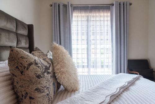 charming retreat - image 3