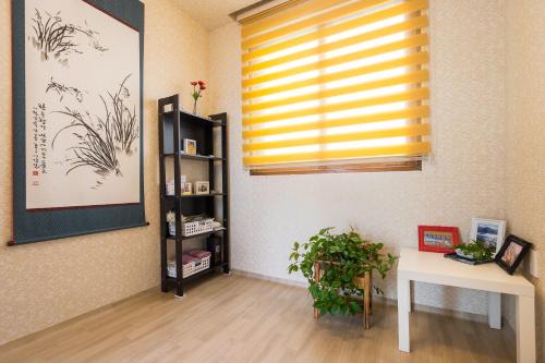 Yours Guesthouse in Tongyeong