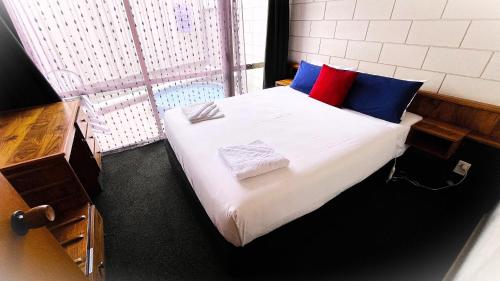 貝尼茨溫泉池汽車旅館 (Bennetts Thermal Pools Motor Inn                                                            ) in 陶蘭加