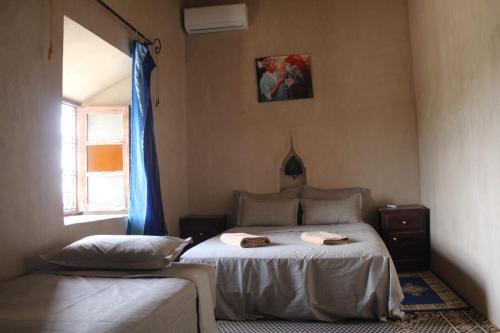 1 king bed, 2 twin beds