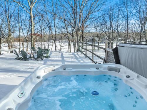 A környék, Private Lakefront with Pool, Hot Tub, Firepit, Pets in Bushkill (PA)