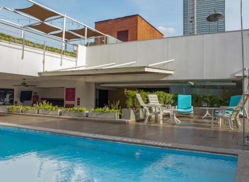 Swimming pool, Sonesta Hotel Cali in Cali