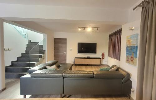 Poros 2 Villa