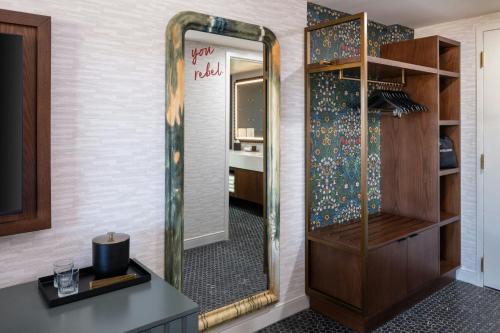 Holiday Inn Charlotte University an IHG Hotel - image 14