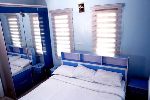 Nafik Suites in ยอส