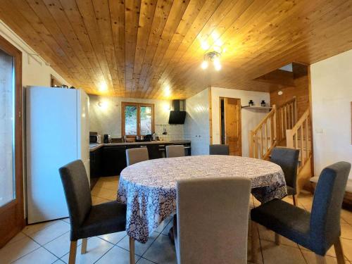 Chalets De La Croisette - Chalet 8 personnes MAE-3983 in Montvenix