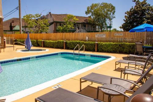 Úszómedence, Fairfield by Marriott Inn & Suites Fort Walton Beach-Eglin AFB in Shalimar (Florida)