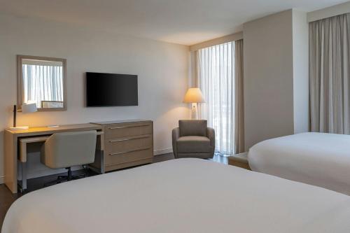 1 queen bed