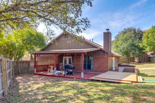 Private Pool & Hot Tub: Dog-Friendly Live Oak Home – khách sạn tại Live Oak