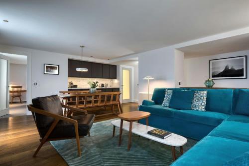 1 queen bed, 1 sofa bed