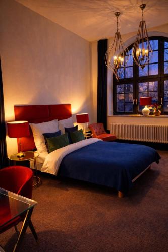 room detail thumbnail 0