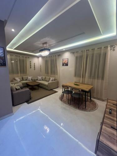 NEUF , Calme & Équipé , Quartier Dalia, 2ch salon