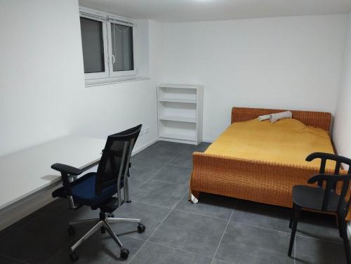 Möblierte Zimmer in privater Wohnung in Köln Heimersdorf - image 4