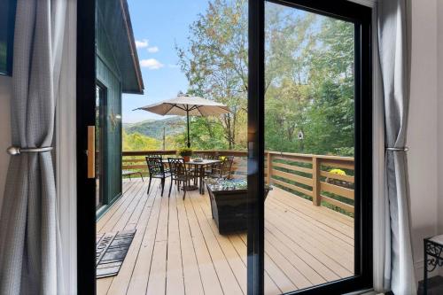 Bella Vita - Pet Friendly Cabin in Maggie Valley, USA