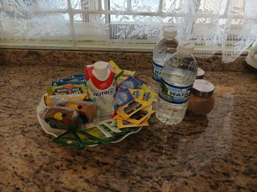 Comida y bebida, Your Serenity by M n C Rentals in Portmore