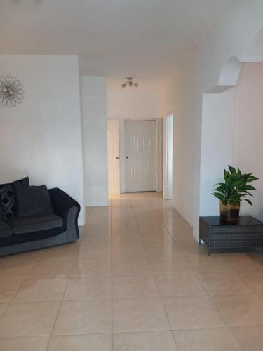 Instalaciones, Your Serenity by M n C Rentals in Portmore