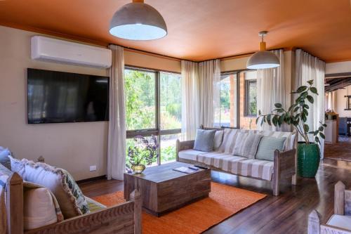 Tuscan Farmhouse in Don Valley
