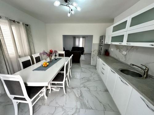 Porta house - image 3