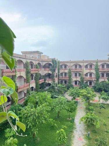ISKCON Govardhan Retreat Center