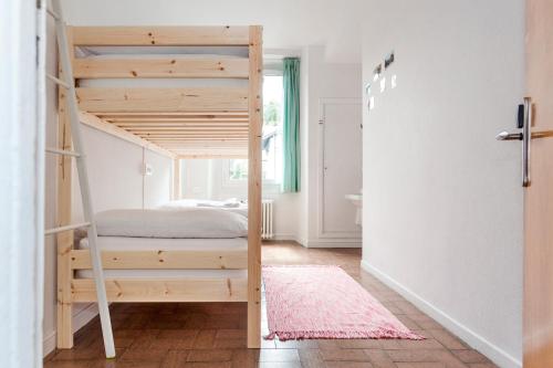 A Room In The City - image 5