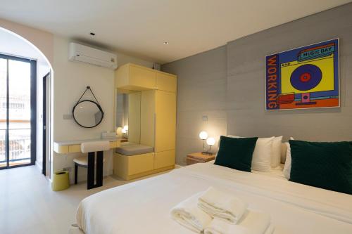 room detail thumbnail 0