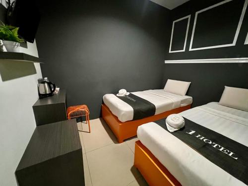 1 Hotel Kuchai Lama, Kuala Lumpur (photo 2)