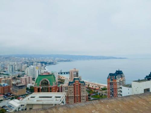 Apartamento con vistas a la ciudad y al mar