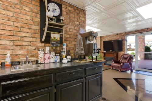 Rodeway Inn Branson, Brick House in Branson, USA