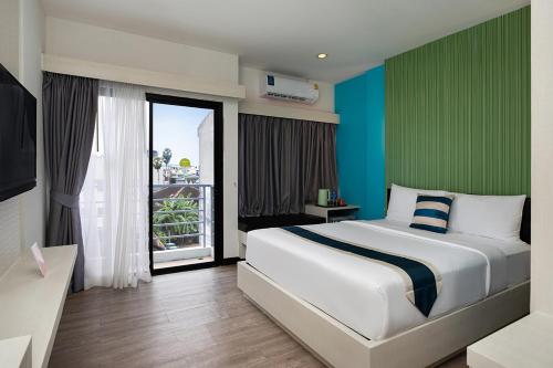 Double or twin room, deluxe, balcony