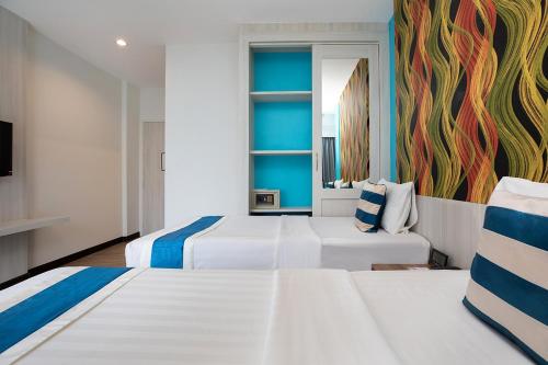 room detail thumbnail 1