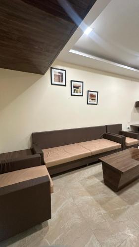 Patogumai, Utsav Hotel and Resorts in Burhanpur
