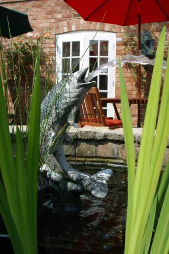 The Cottage Hotel - image 2