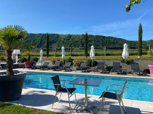 Peldbaseins, Domaine de Suzel in Vignieu