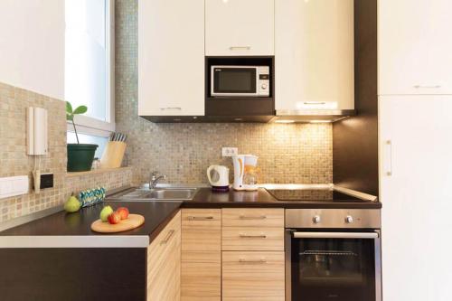 City Break Apartments Chic and Luxury - image 10