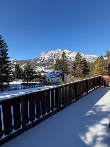 Casa panoramica con terrazza vista Tofane gîte à louer Alvera