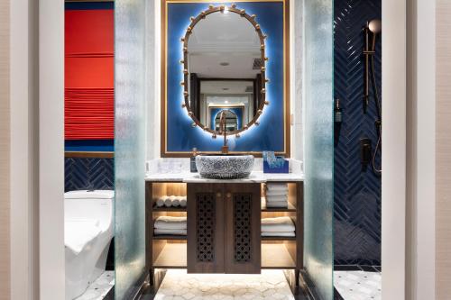 room detail thumbnail 2