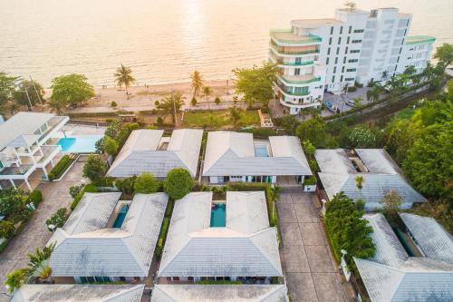 Beach, Sorrento Private Pool Villa•4BR•PATTAYA in Bang La Mung