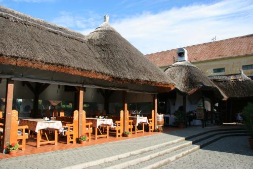  Gasztro élménybirtok - Balatonlelle-Rádpuszta, Pension in Balatonlelle