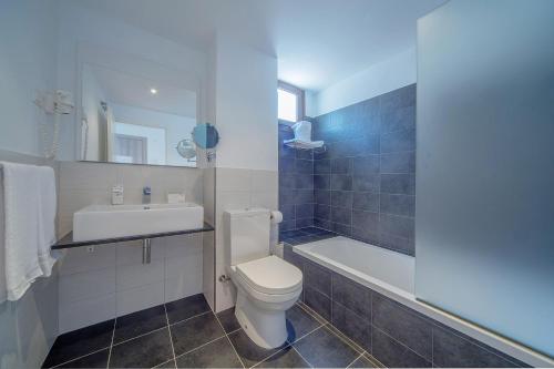 Aparthotel Ferrer Skyline - image 3