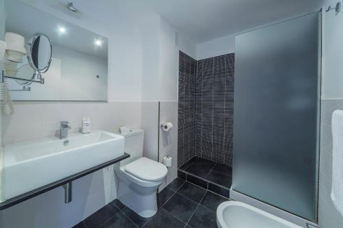 Aparthotel Ferrer Skyline - image 7