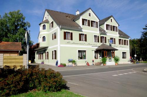 Gasthof Wagner Restaurant-Pension in Halbenrain
