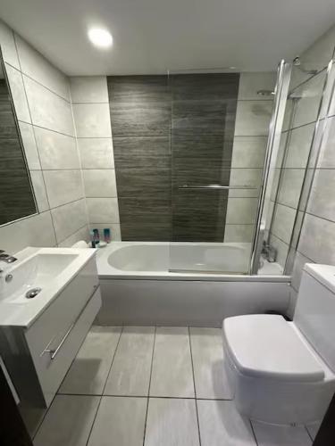 1BR Hideaway Near NEC & Resorts World - Ideal for Travelers, Birmingham (Foto 8)