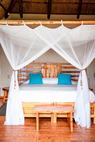 Joma Adventure Lodge in Senga